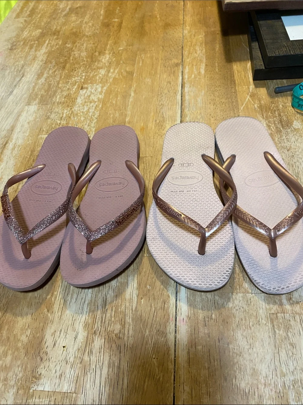 Havaianas Girl size 6 Dual Pink Flip Flops with Metallic Rose Straps
